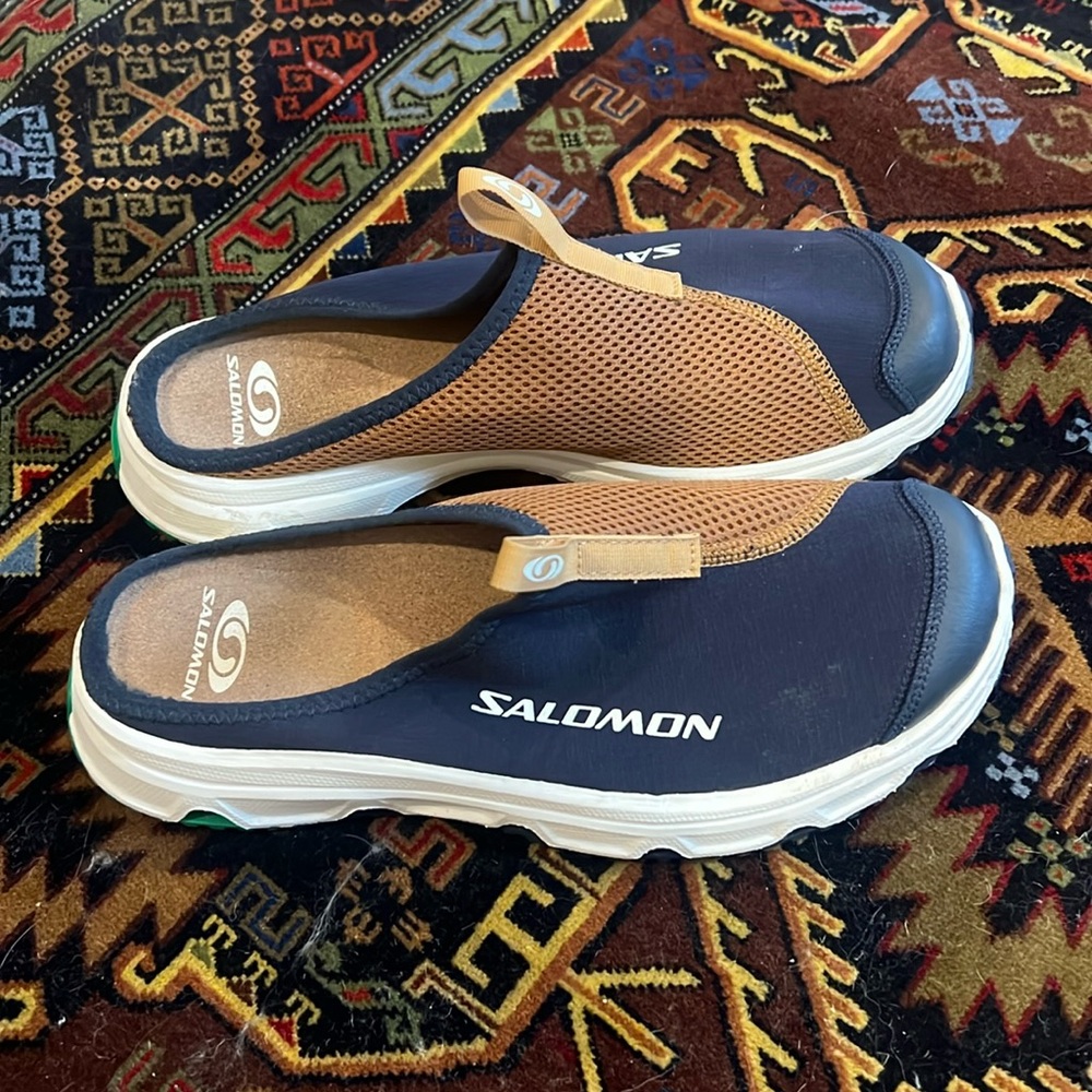 Salomon recovery slides/water shoes
